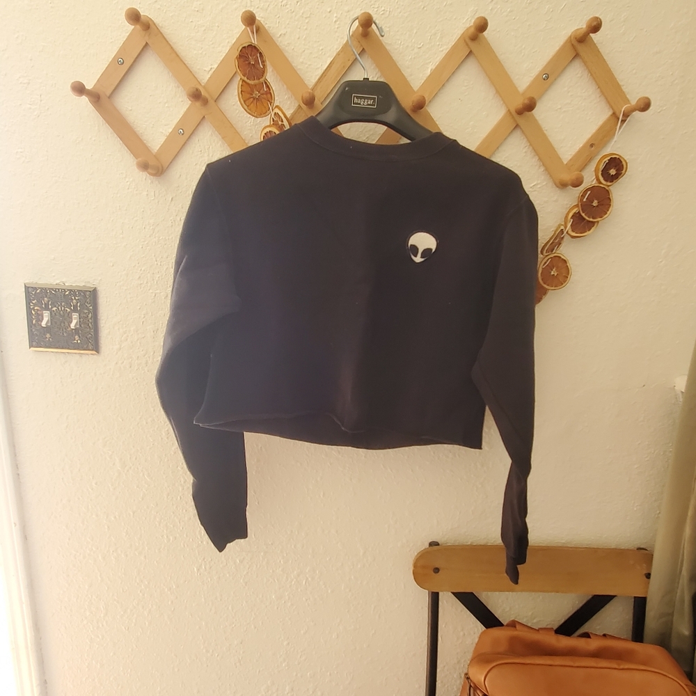 Brandy Melville × John Galt Cropped Alien Patch Sweatshirt